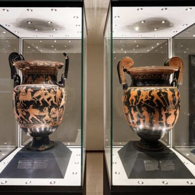 Preziosi vasi antichi esposti al Museo Archeologico Nazionale di Taranto (MArTa), custode della storia millenaria della città, a 850 metri dalla nostra struttura.